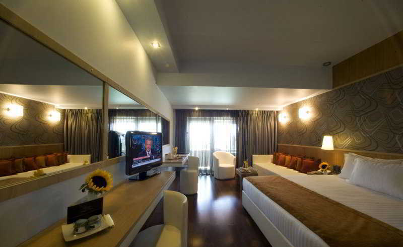 Thessalikon Grand Hotel คาร์ดิทซา ภายนอก รูปภาพ